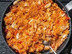 Пиле с ориз, царевица и домати на тиган по мексикански - снимка на рецептата